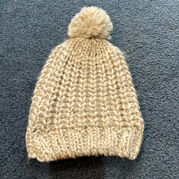 Cream Colored Winter Hat - Picture 1 of 2
